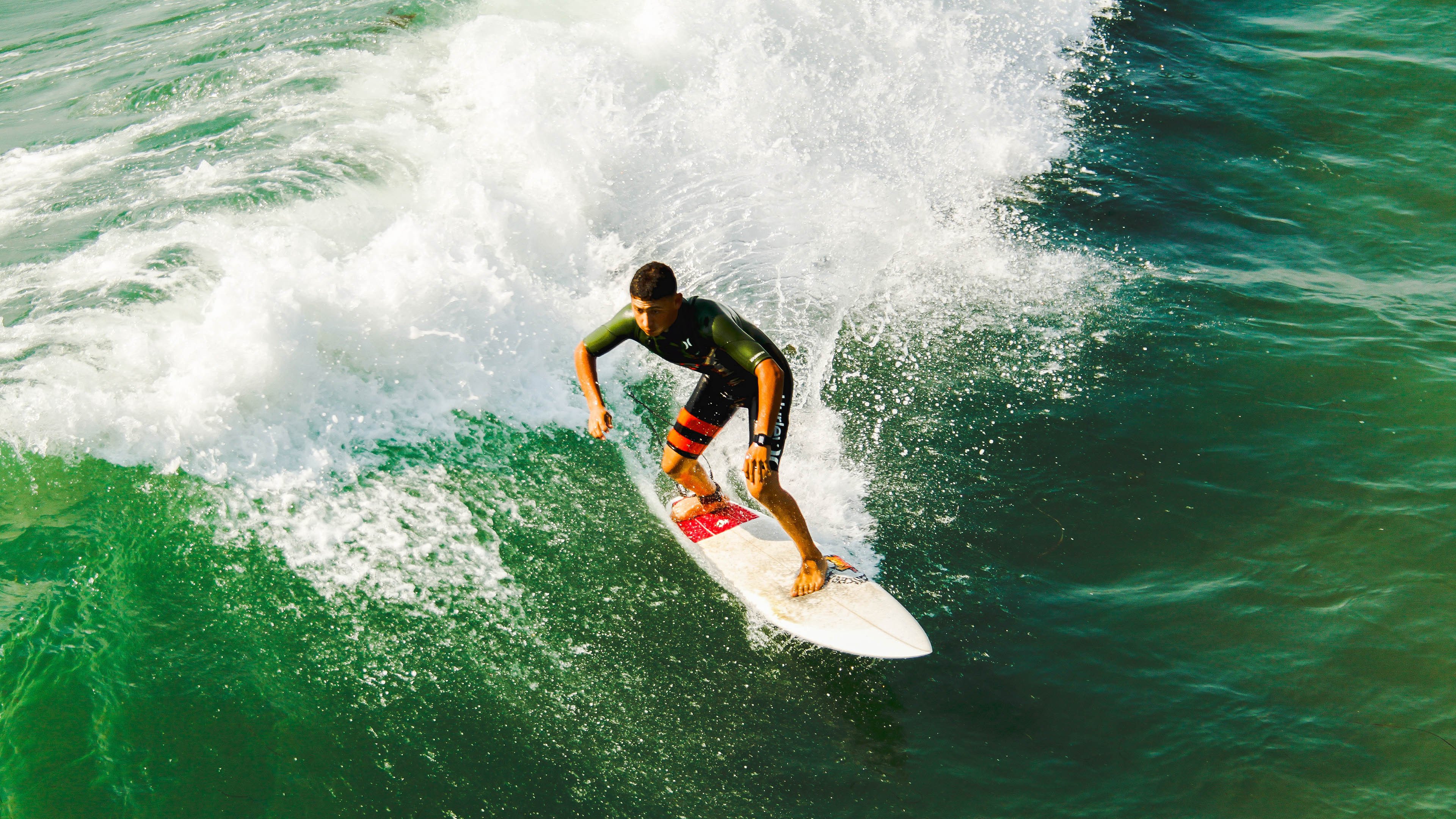 德罗巴回归赛场，赛况扑朔迷离首场状态亮眼，法国队观众沸腾！